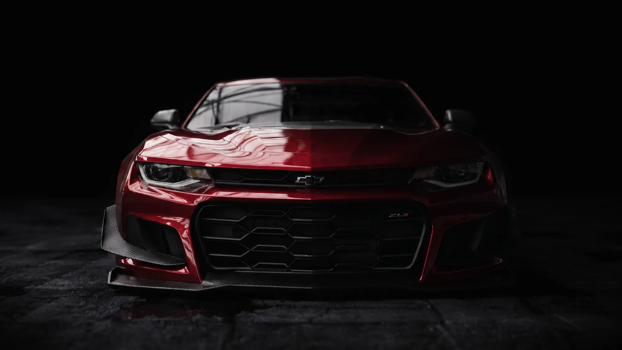 3D-Rendering eines roten Chevrolet Camaro ZL1 in dramatischer Studiobeleuchtung mit scharfem Licht-Schatten-Verlauf vor schwarzem Hintergrund